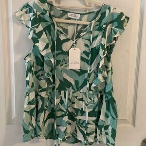 NWT Emily Wonder Green Top Medium